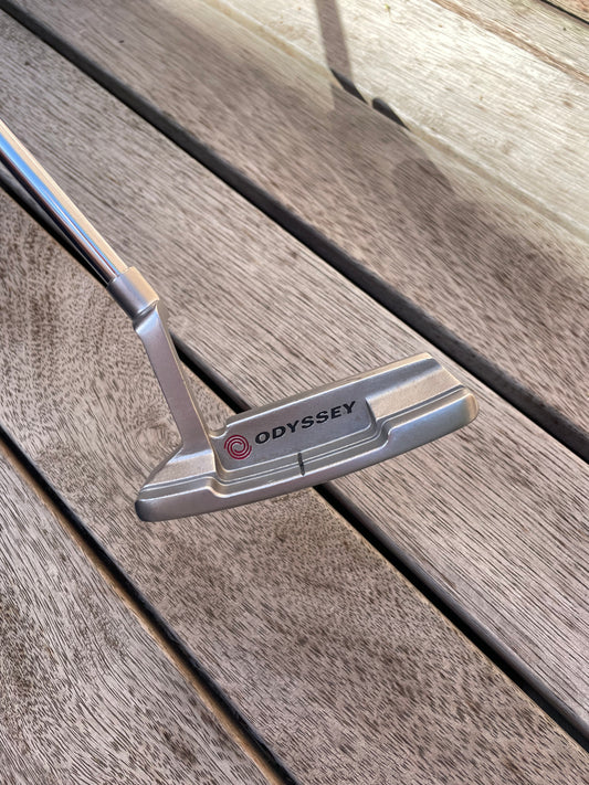 Odyssey Crimson series 660 putter